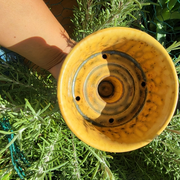 COLONIAL CANDLE JAPAN Ceramic Colonial Candle Holder. - Picture 3 of 6